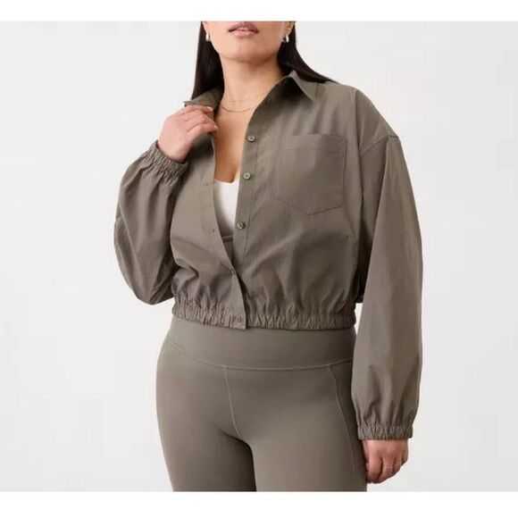 Athlete polyester cropped button up in clay color size small - Picture 1 of 7